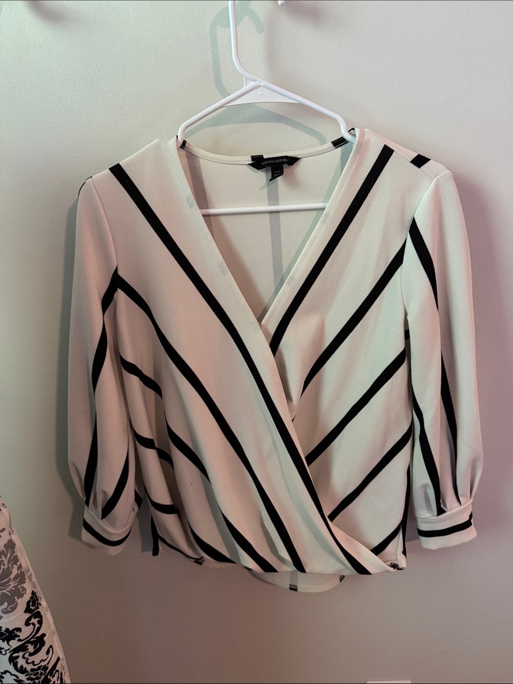 Banana republic wrap top crepe material size petite xs